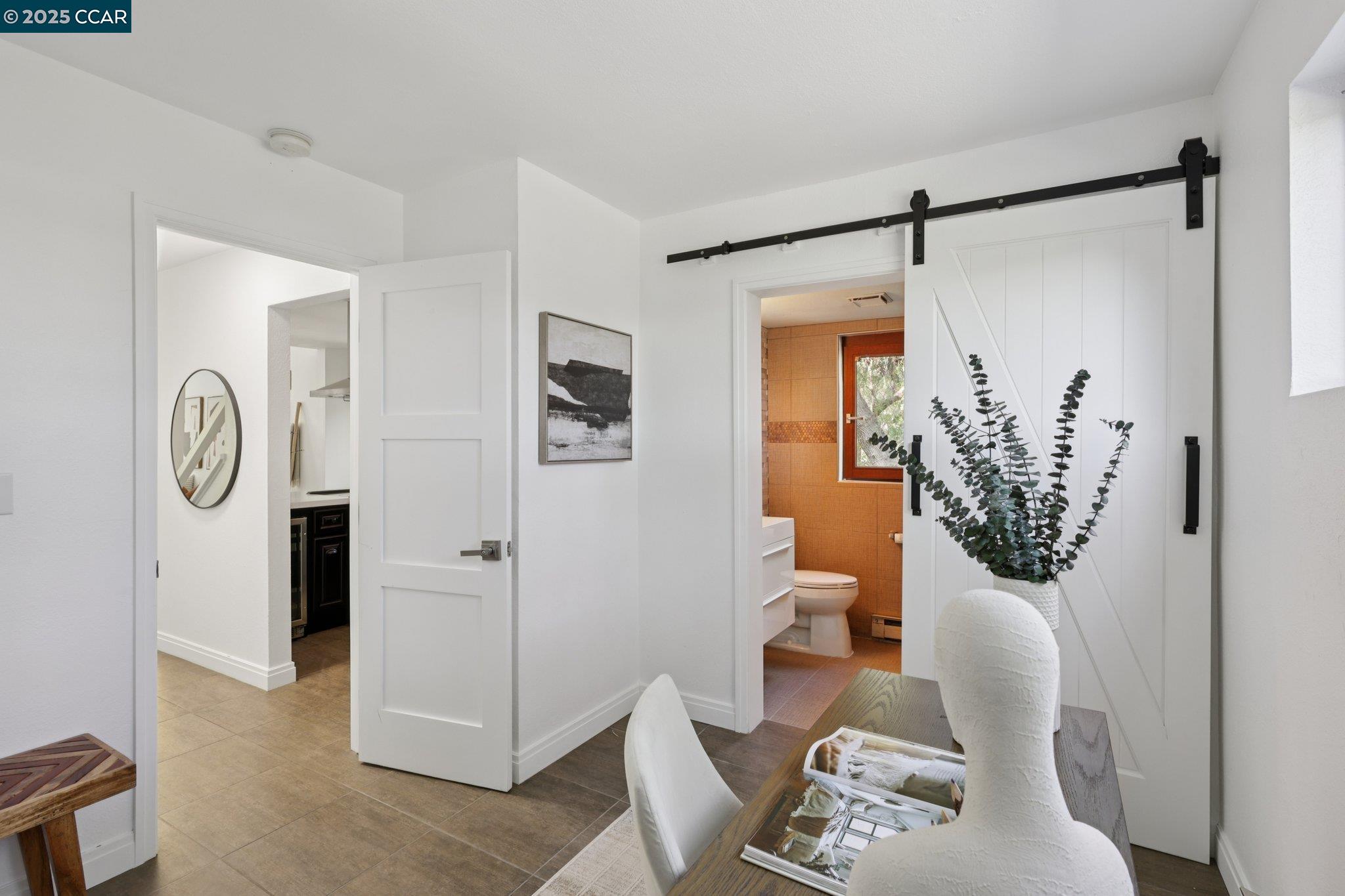 600 Suntree Lane, Unit 608 Pleasant Hill, CA 94523 - Photo 20 of 47 a living room with furniture and a window