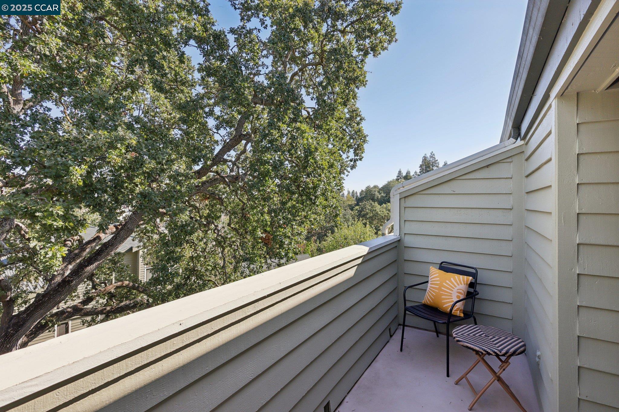 600 Suntree Lane, Unit 608 Pleasant Hill, CA 94523 - Photo 33 of 47 a view of a two chair in the balcony