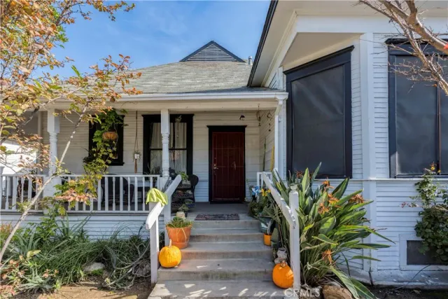 $520,000 | 2124 E Street, Bakersfield, CA 93301