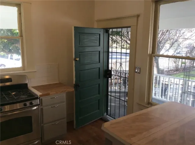 $520,000 | 2124 E Street, Bakersfield, CA 93301