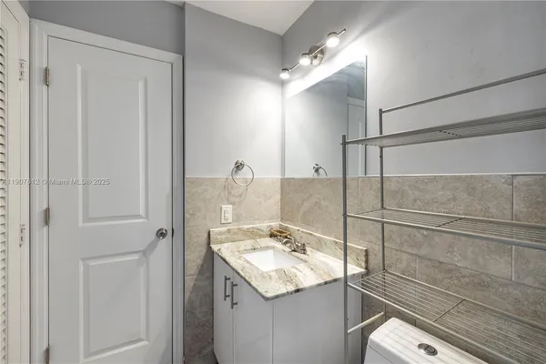 $295,000 | 1461 South Ocean Boulevard, Unit 222, Lauderdale-by-the-Sea, FL 33062