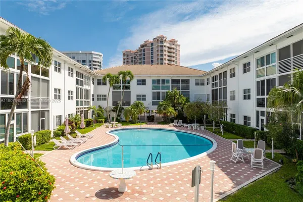 $295,000 | 1461 South Ocean Boulevard, Unit 222, Lauderdale-by-the-Sea, FL 33062