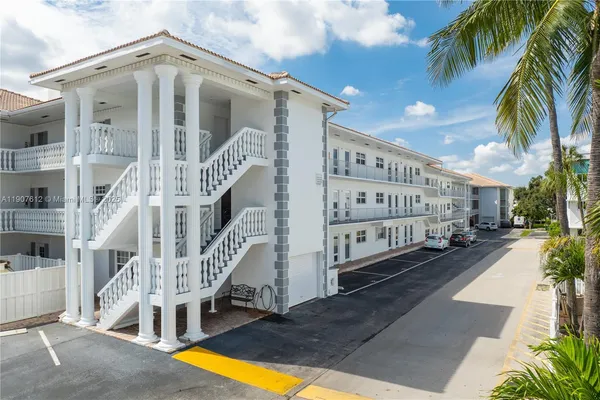 $295,000 | 1461 South Ocean Boulevard, Unit 222, Lauderdale-by-the-Sea, FL 33062