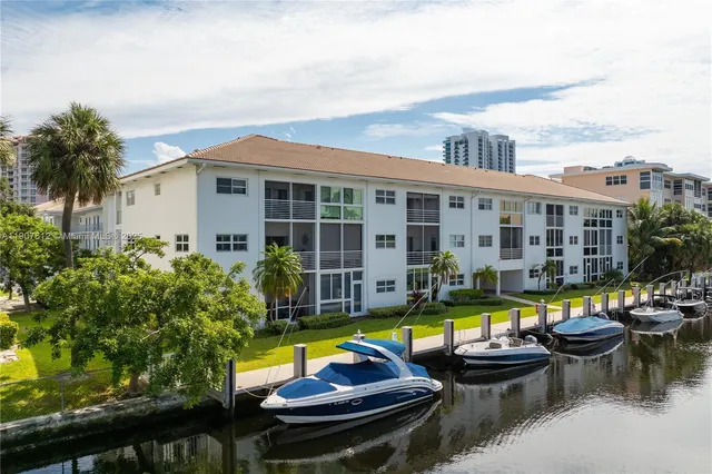 $295,000 | 1461 South Ocean Boulevard, Unit 222, Lauderdale-by-the-Sea, FL 33062