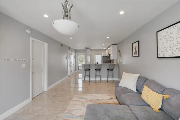 $295,000 | 1461 South Ocean Boulevard, Unit 222, Lauderdale-by-the-Sea, FL 33062