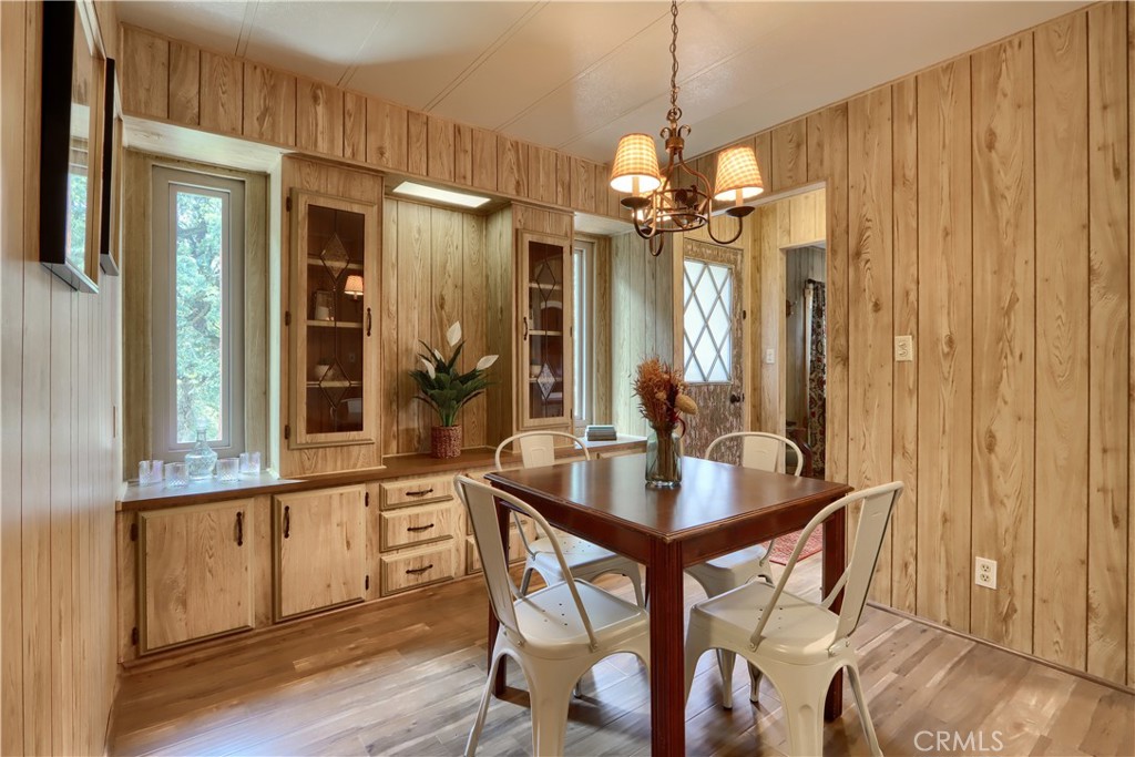 2843 East Westfall Road Mariposa, CA 95338 - Photo 15 of 47 a dining room with furniture and window