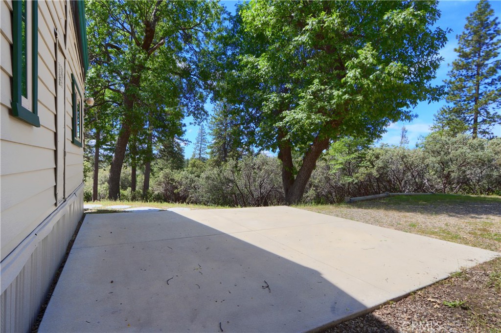 2843 East Westfall Road Mariposa, CA 95338 - Photo 38 of 47 a view of an outdoor space and a yard