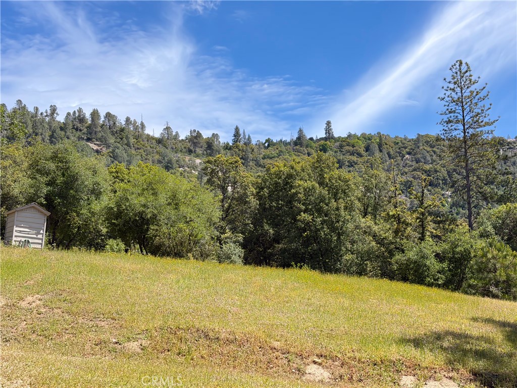 2843 East Westfall Road Mariposa, CA 95338 - Photo 39 of 47 a view of an ocean and mountain