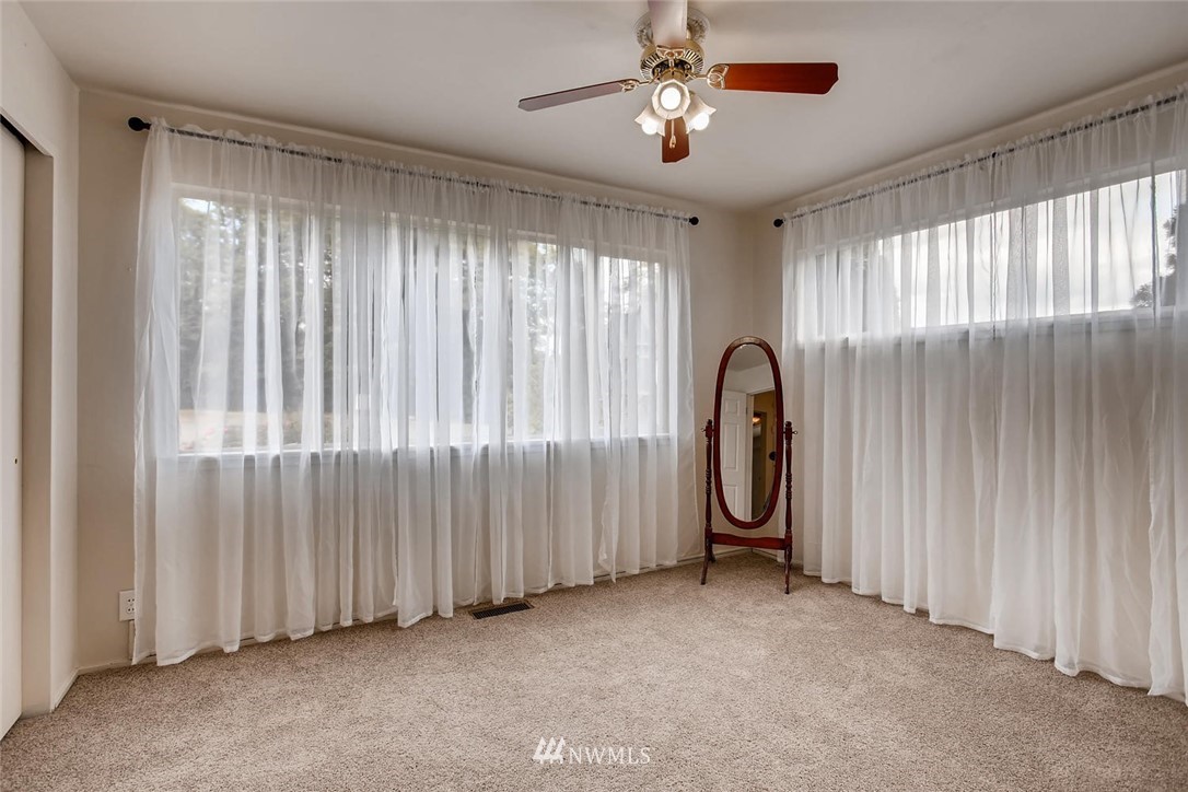 205 Northwest 6th Street Renton, WA 98057 - Photo 11 of 25