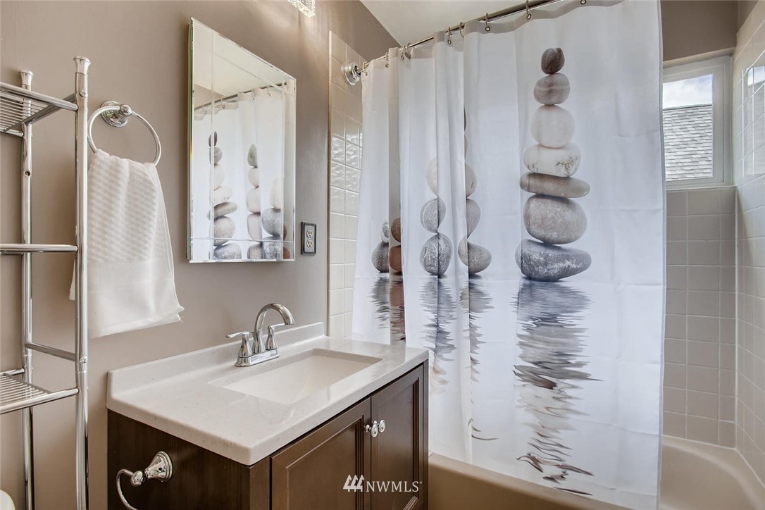 205 Northwest 6th Street Renton, WA 98057 - Photo 15 of 25