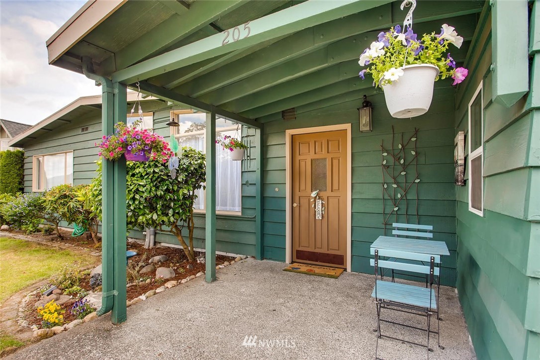 205 Northwest 6th Street Renton, WA 98057 - Photo 3 of 25