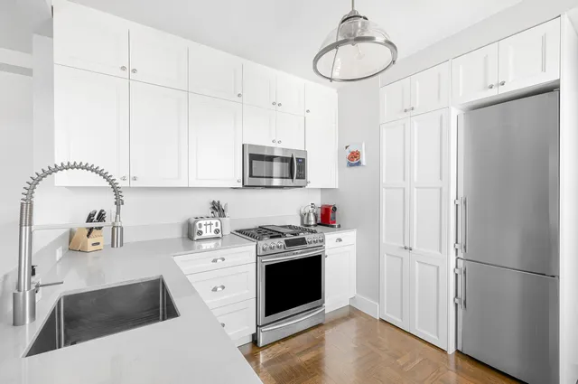 $2,150,000 | 755 West End Avenue, Unit 15C | Upper West Side
