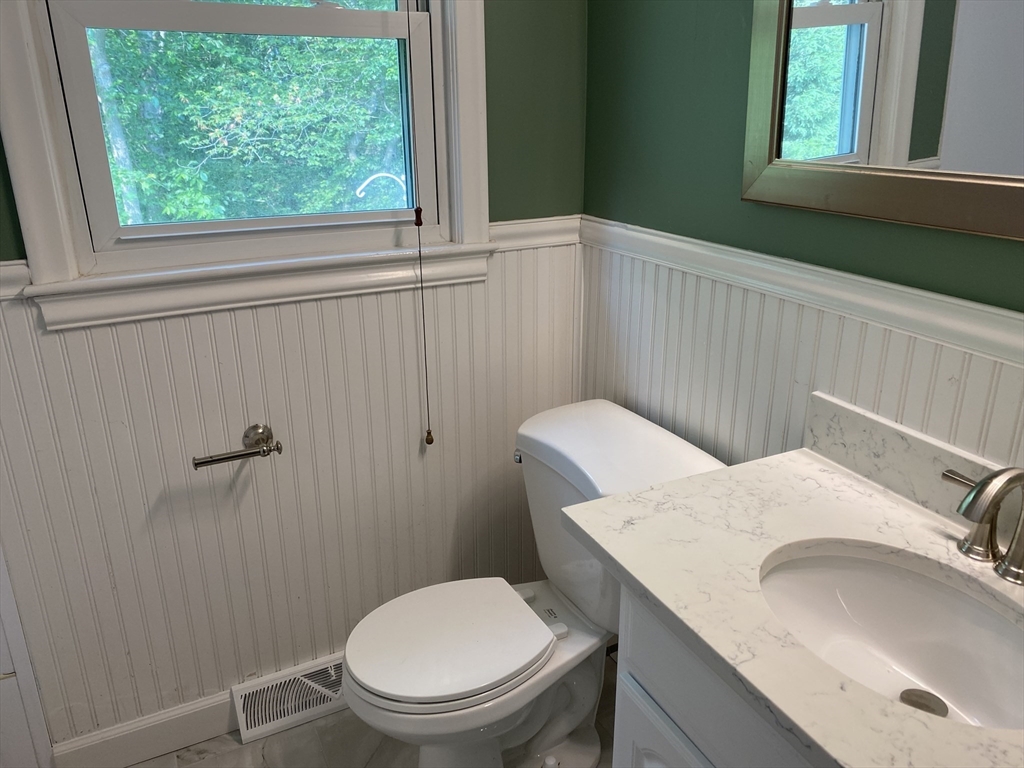 138 Forest Street Needham, MA 02492 - Photo 12 of 18