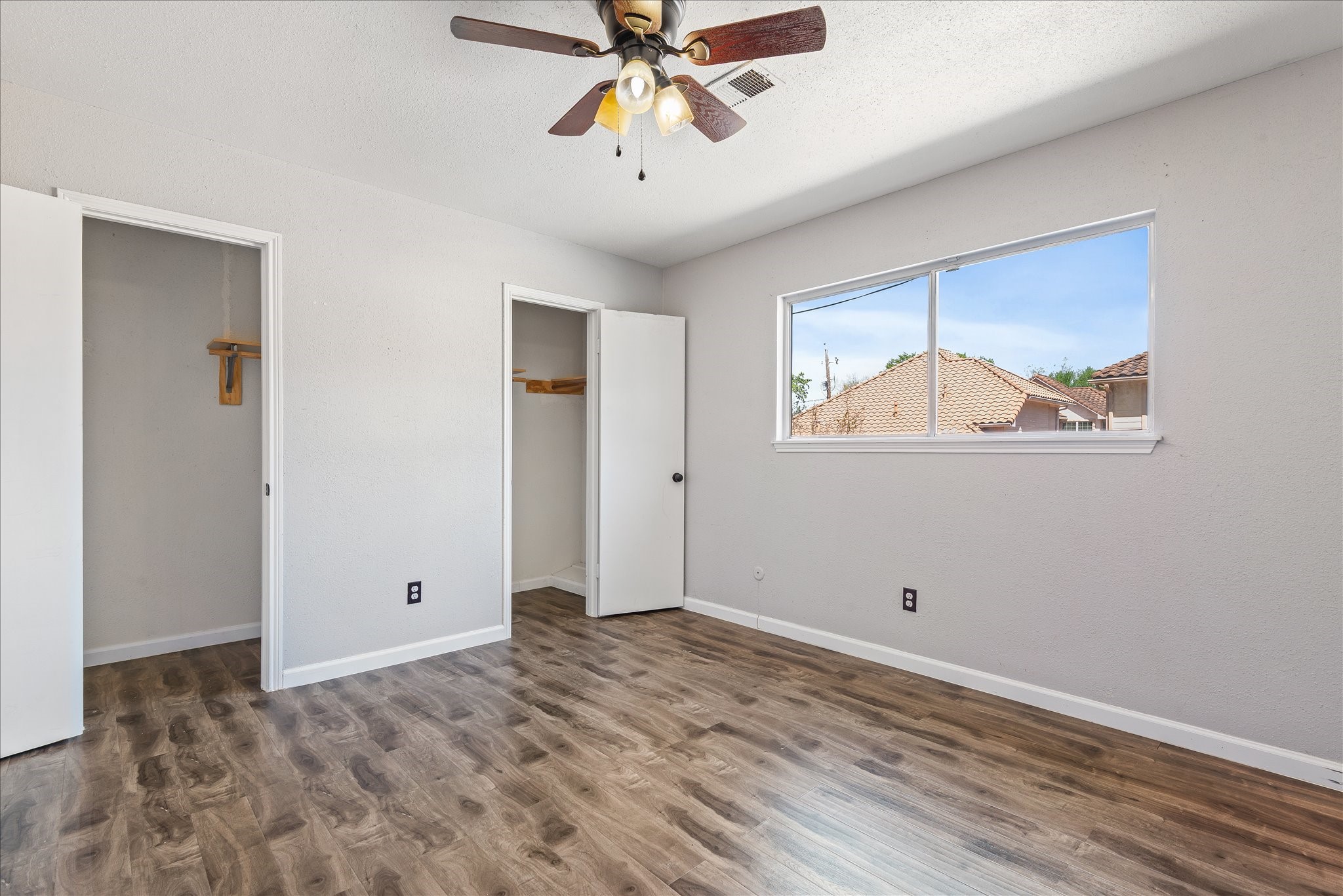 1425 Springrock Lane Houston, TX 77055 - Photo 17 of 30 wooden floor in an empty room
