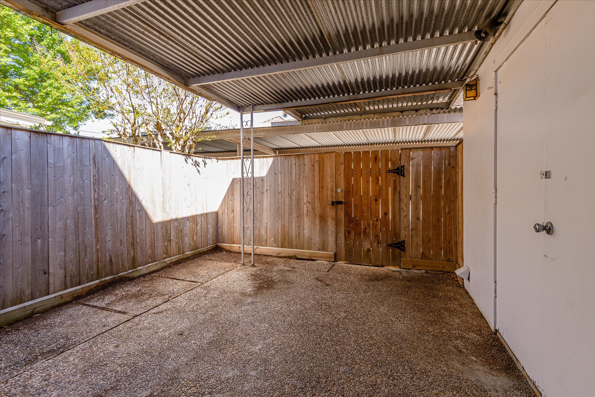 1425 Springrock Lane Houston, TX 77055 - Photo 20 of 30 a view of a backyard
