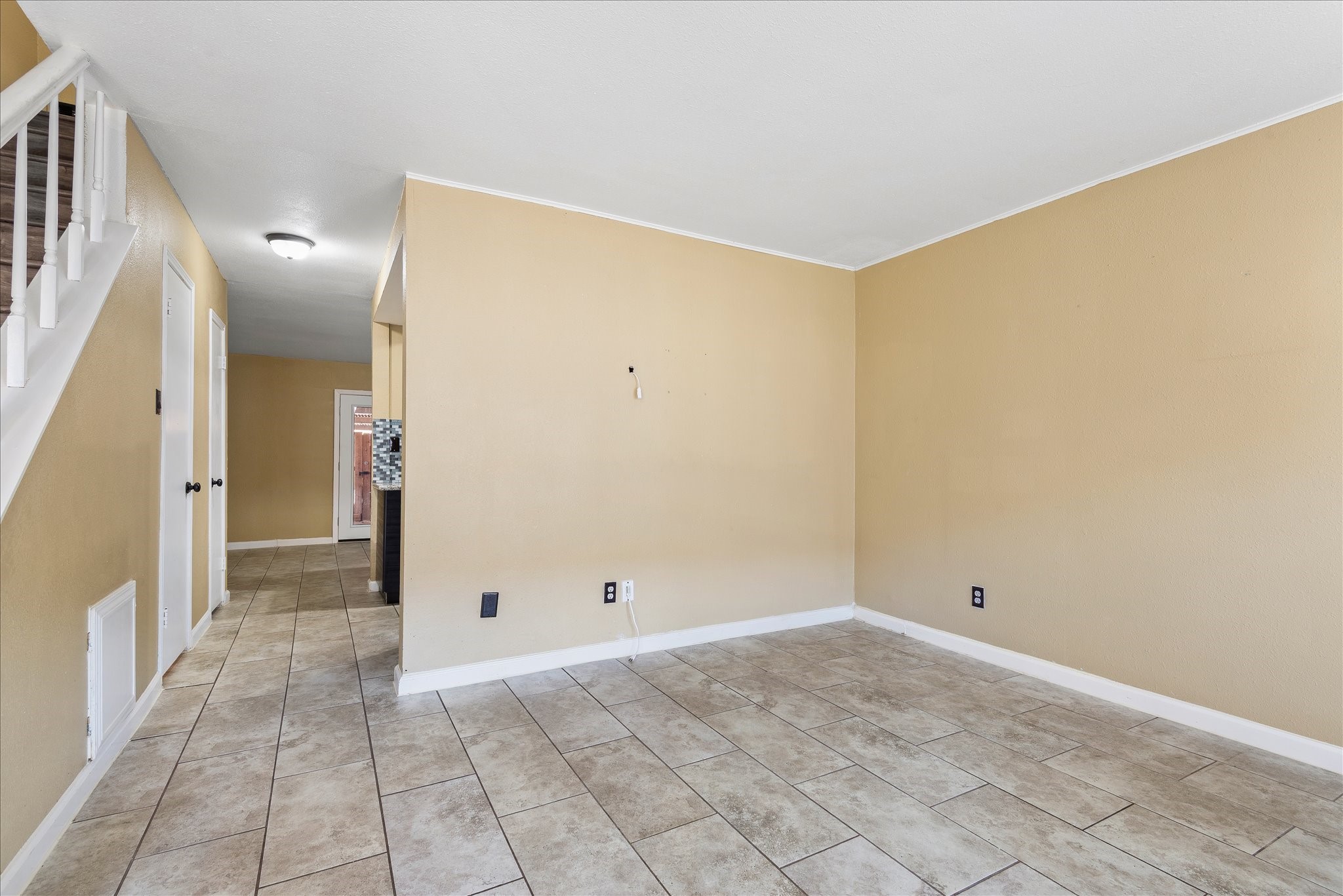 1425 Springrock Lane Houston, TX 77055 - Photo 6 of 30 a view of an empty room