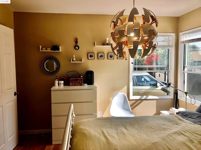 $2,350,000 | 986 Kains Avenue, Albany, CA 94706