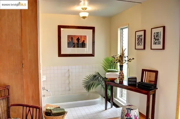 $2,250,000 | 986 Kains Avenue, Albany, CA 94706