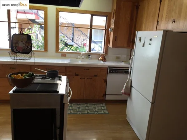 $2,250,000 | 986 Kains Avenue, Albany, CA 94706