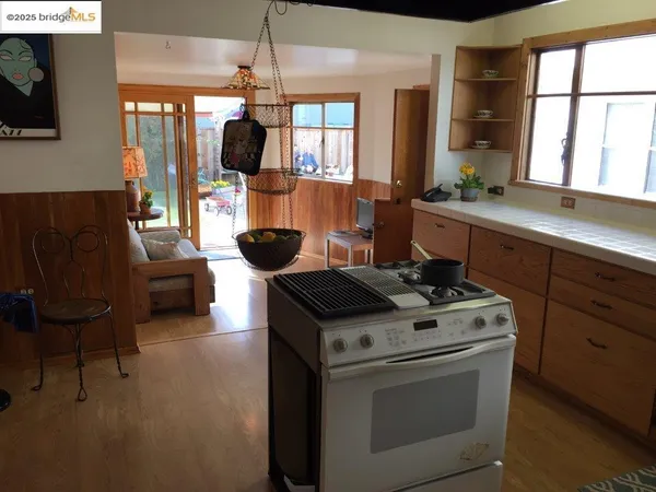 $2,250,000 | 986 Kains Avenue, Albany, CA 94706