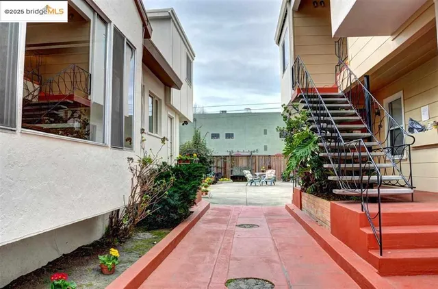 $2,350,000 | 986 Kains Avenue, Albany, CA 94706