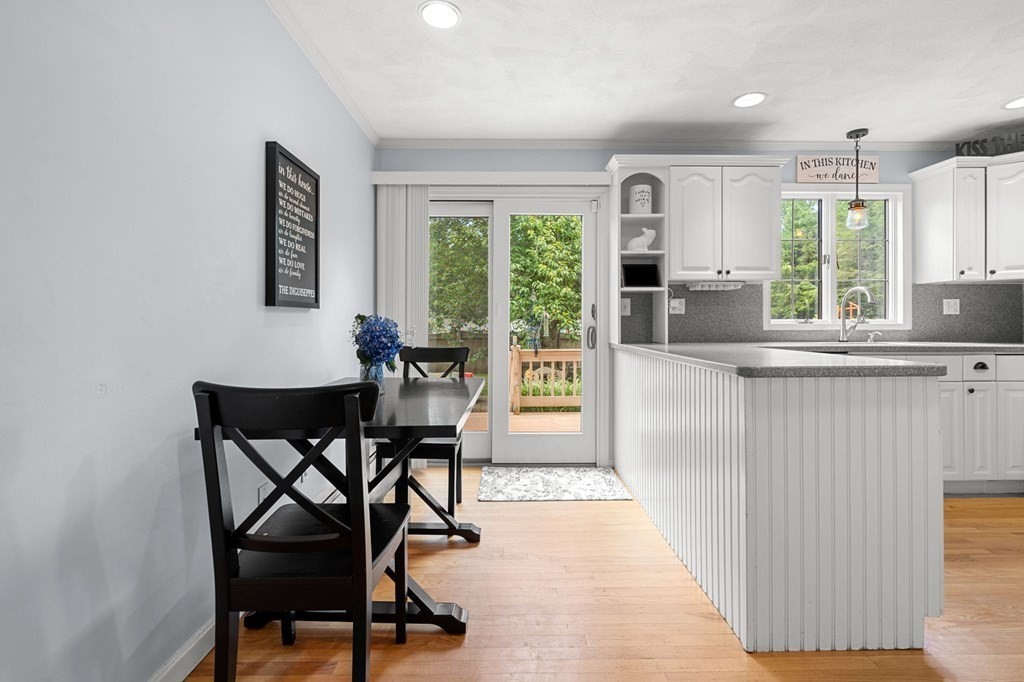 6 Meadow Road Beverly, MA 01915 - Photo 8 of 38