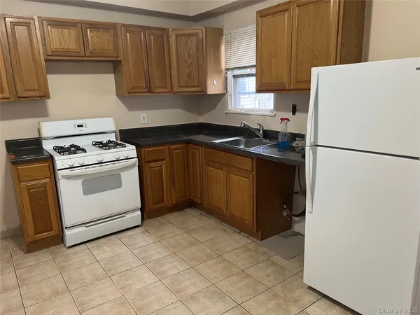 $1,900 | 119-13 18th Avenue, Unit 1R | College Point