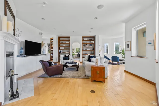 $4,495,000 | 28651 South 1st Hwy Point, Gualala, CA 95445