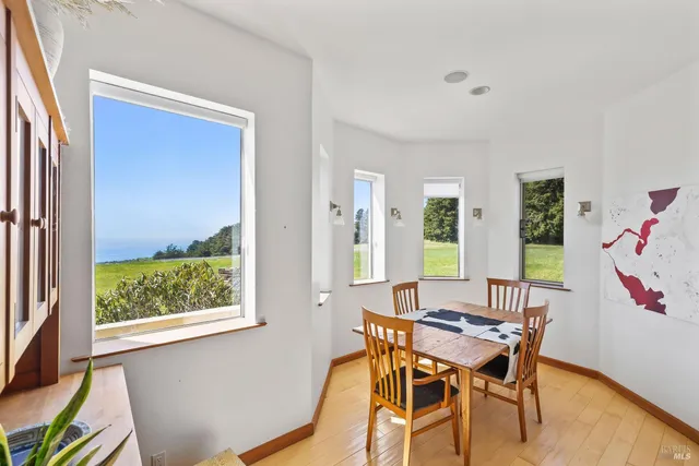 $4,495,000 | 28651 South 1st Hwy Point, Gualala, CA 95445