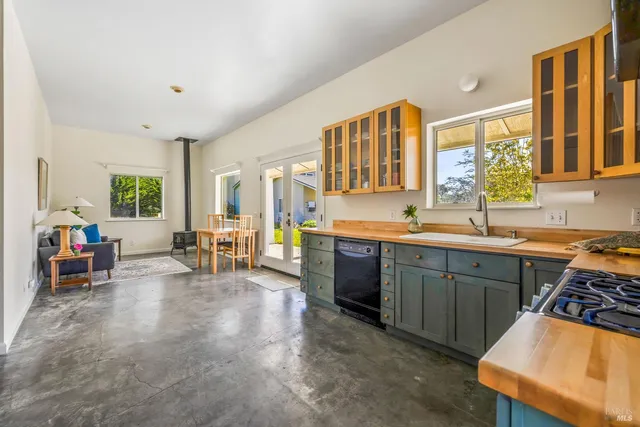 $4,495,000 | 28651 South 1st Hwy Point, Gualala, CA 95445