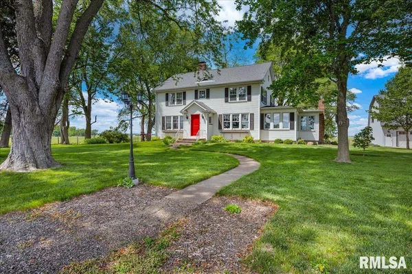 $775,000 | 701 East Pearl Street, Tremont, IL 61568