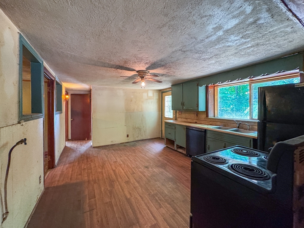 332 Batchelor Street Granby, MA 01033 - Photo 17 of 33