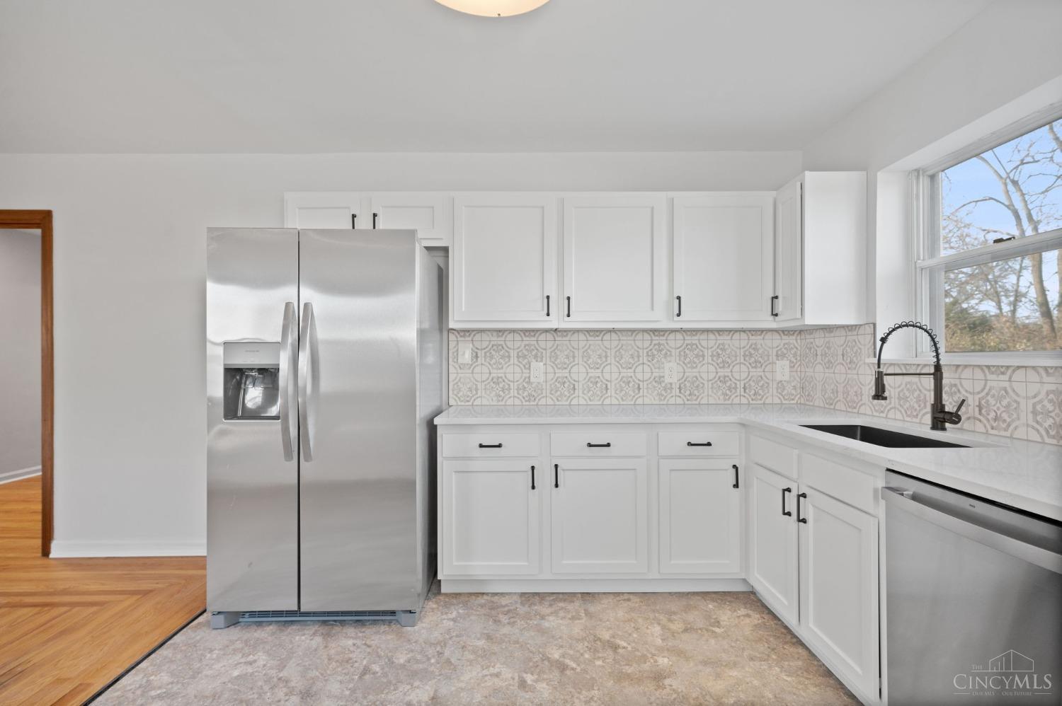 5525 Vogel Road Cincinnati, OH 45239 - Photo 13 of 46