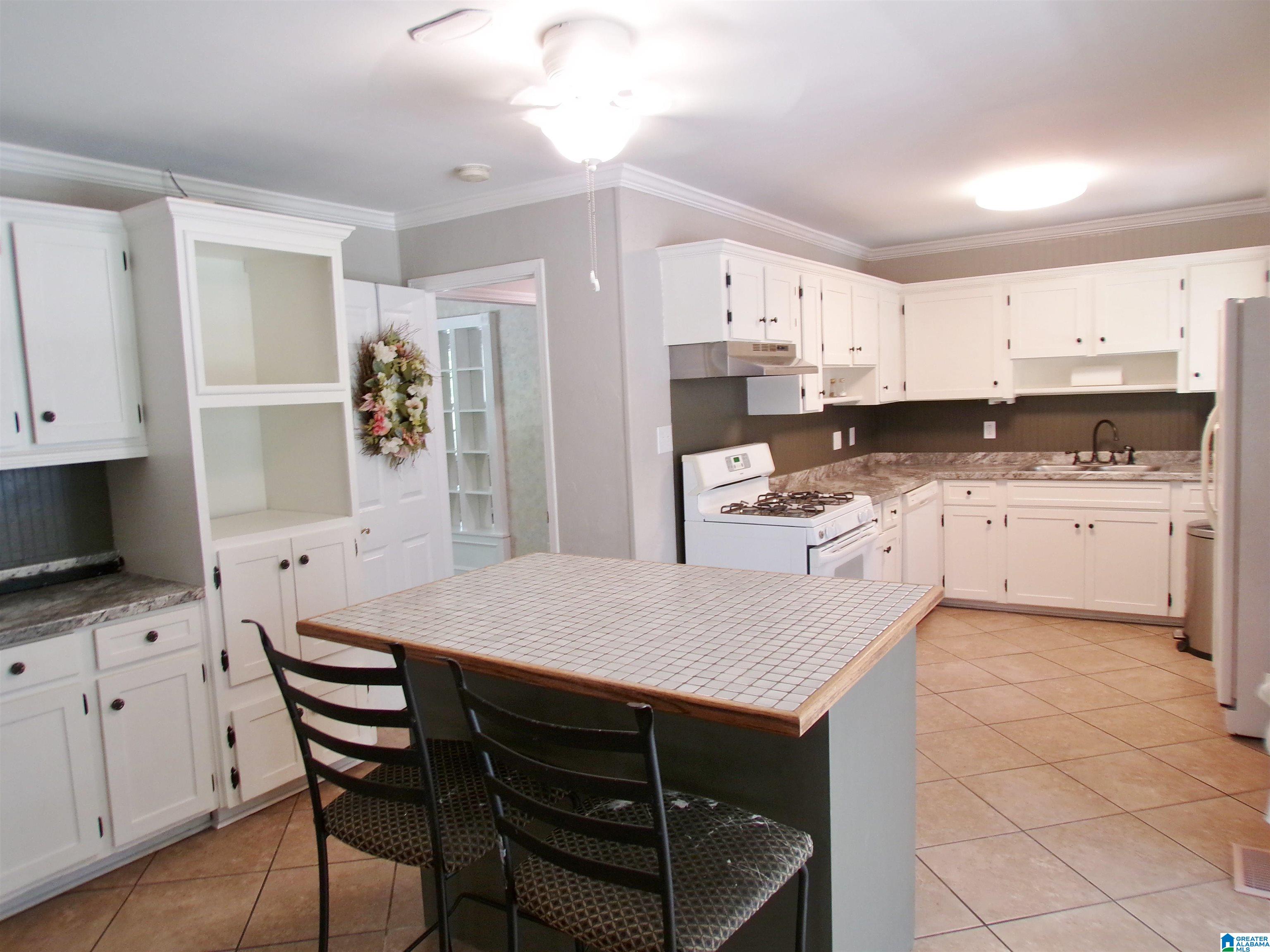 601 Glade Road East Anniston, AL 36206 - Photo 14 of 93 Gallery Image 14