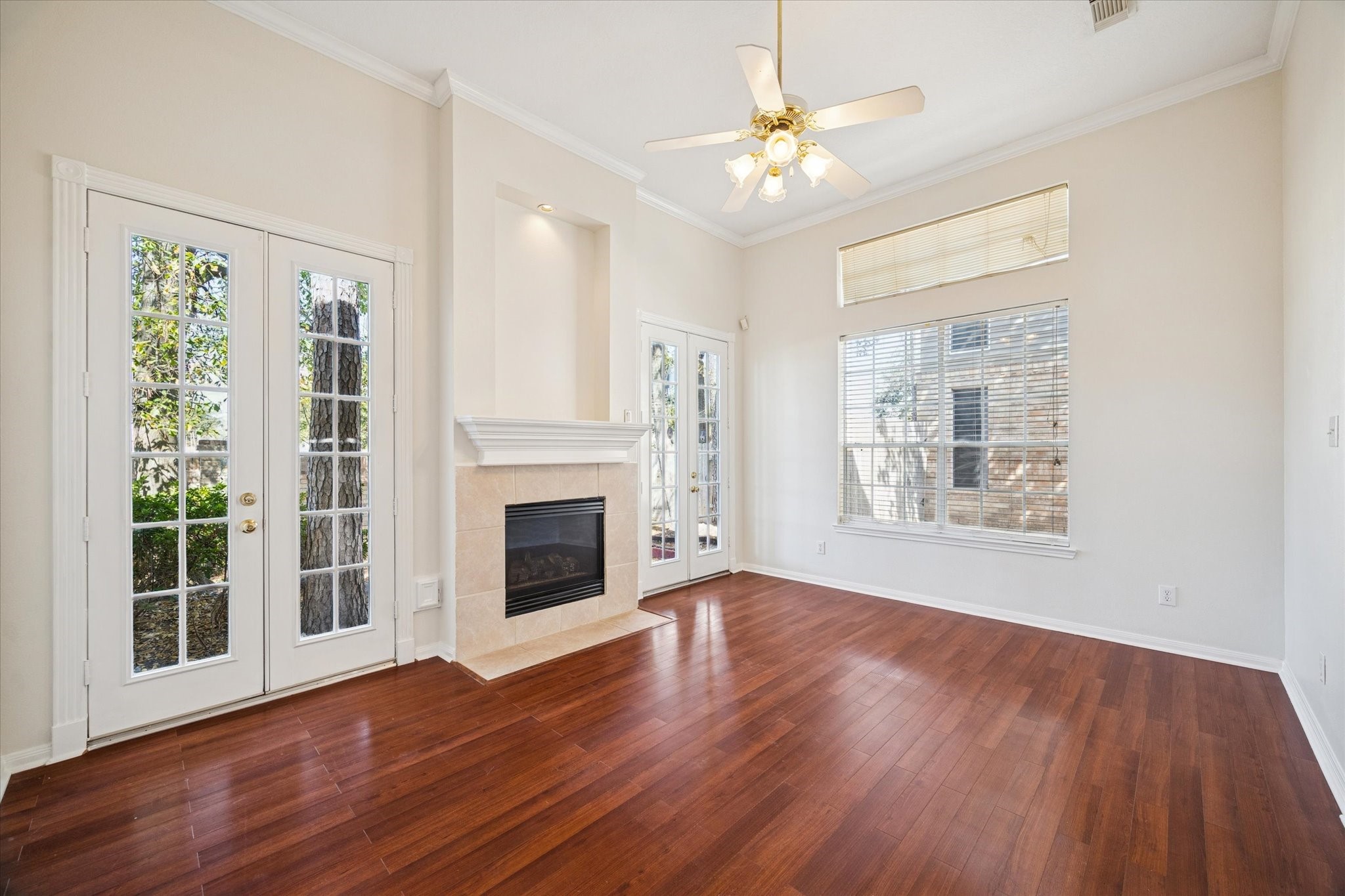 14420 Walters Road, Unit 62 Houston, TX 77014 - Photo 5 of 35 Living room