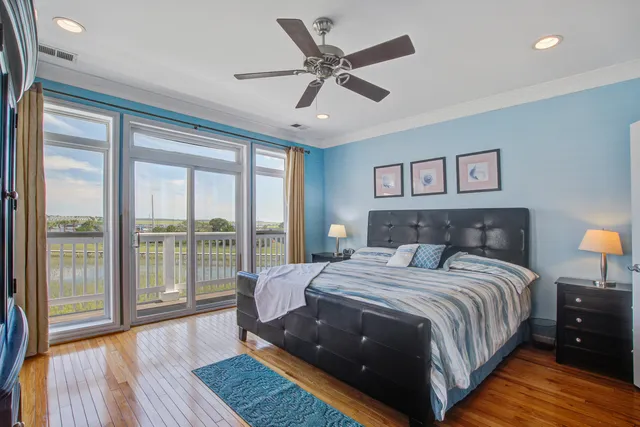 $924,500 | 90 West 2nd Street, Folly Beach, SC 29439