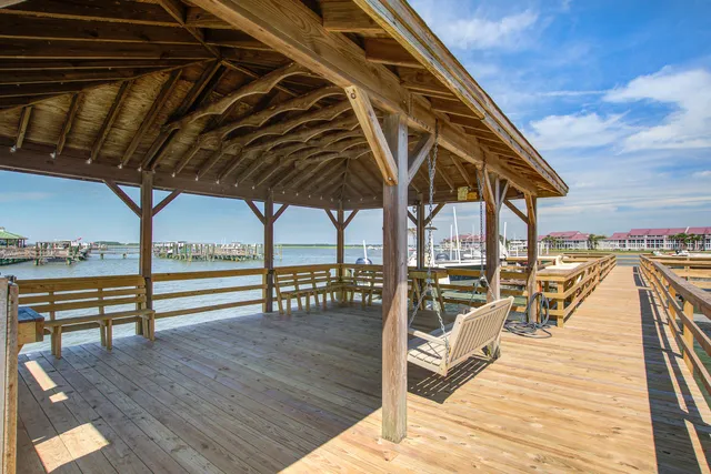 $879,500 | 90 West 2nd Street, Folly Beach, SC 29439