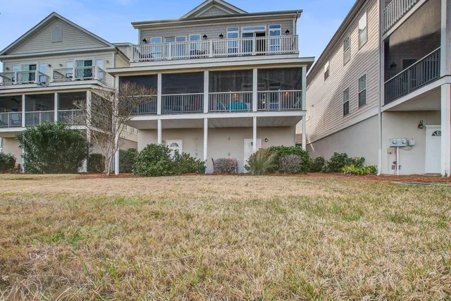 $879,500 | 90 West 2nd Street, Folly Beach, SC 29439