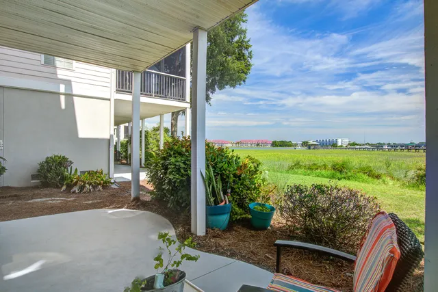 $924,500 | 90 West 2nd Street, Folly Beach, SC 29439