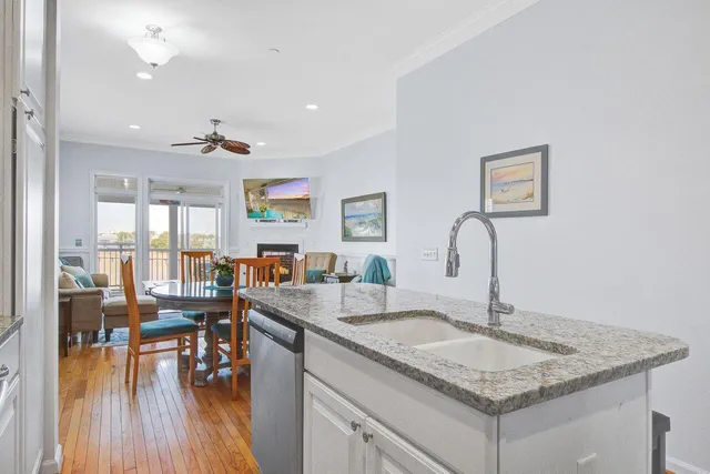 $879,500 | 90 West 2nd Street, Folly Beach, SC 29439