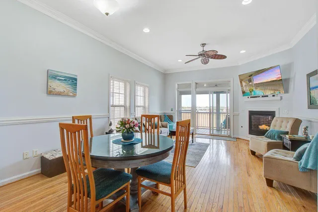 $879,500 | 90 West 2nd Street, Folly Beach, SC 29439
