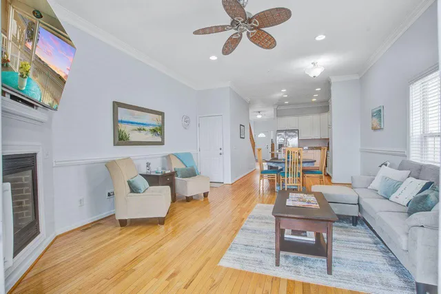 $879,500 | 90 West 2nd Street, Folly Beach, SC 29439