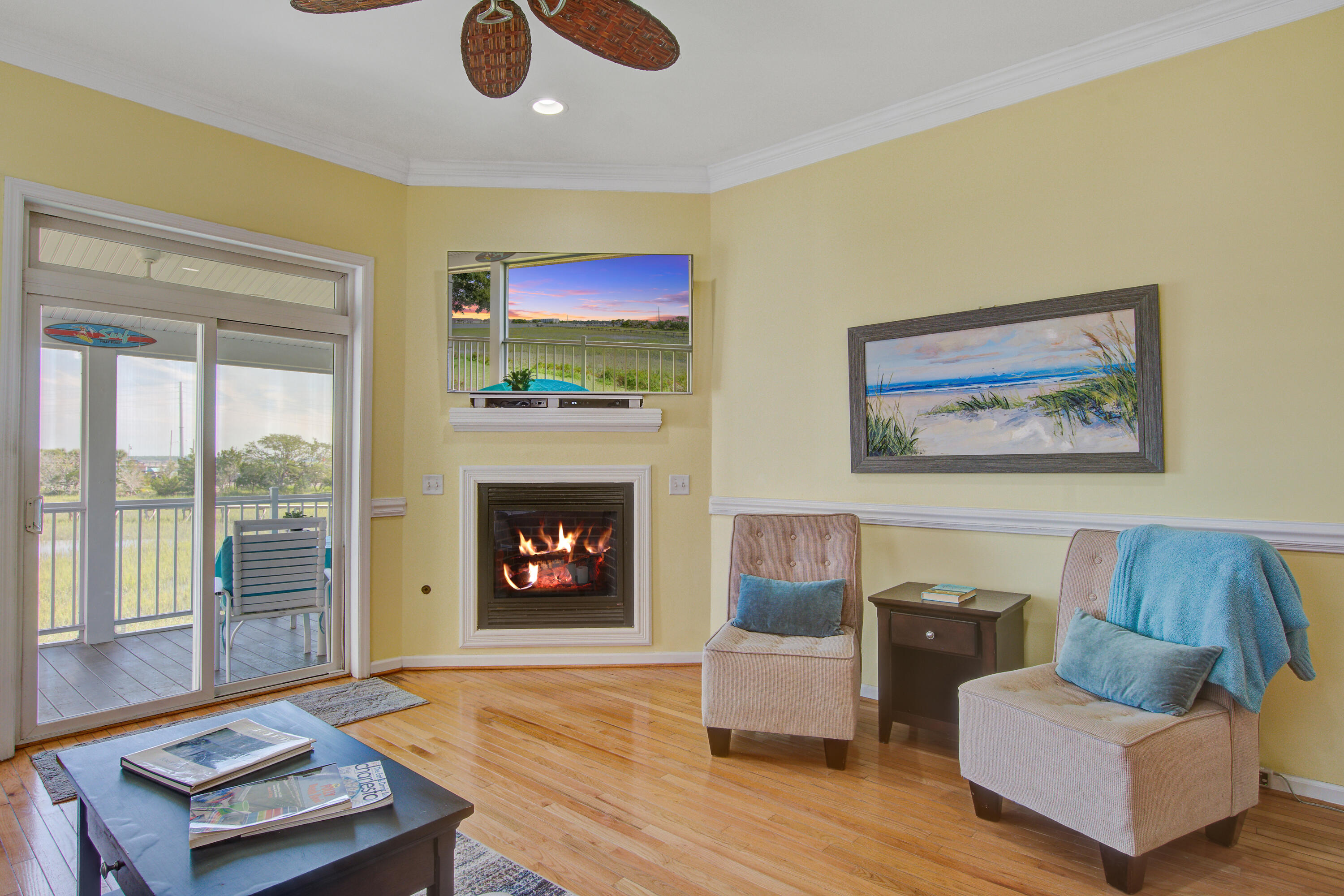 90 West 2nd Street Folly Beach, SC 29439 - Photo 10 of 39 Living Room