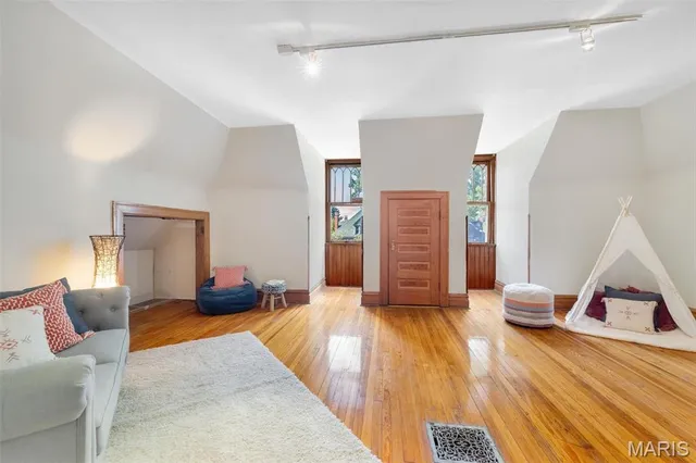 $549,900 | 3532 Victor Street, St. Louis, MO 63104