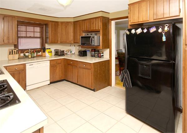 34 Upland Street Springfield, MA 01104 - Photo 5 of 14 Gallery Image 5