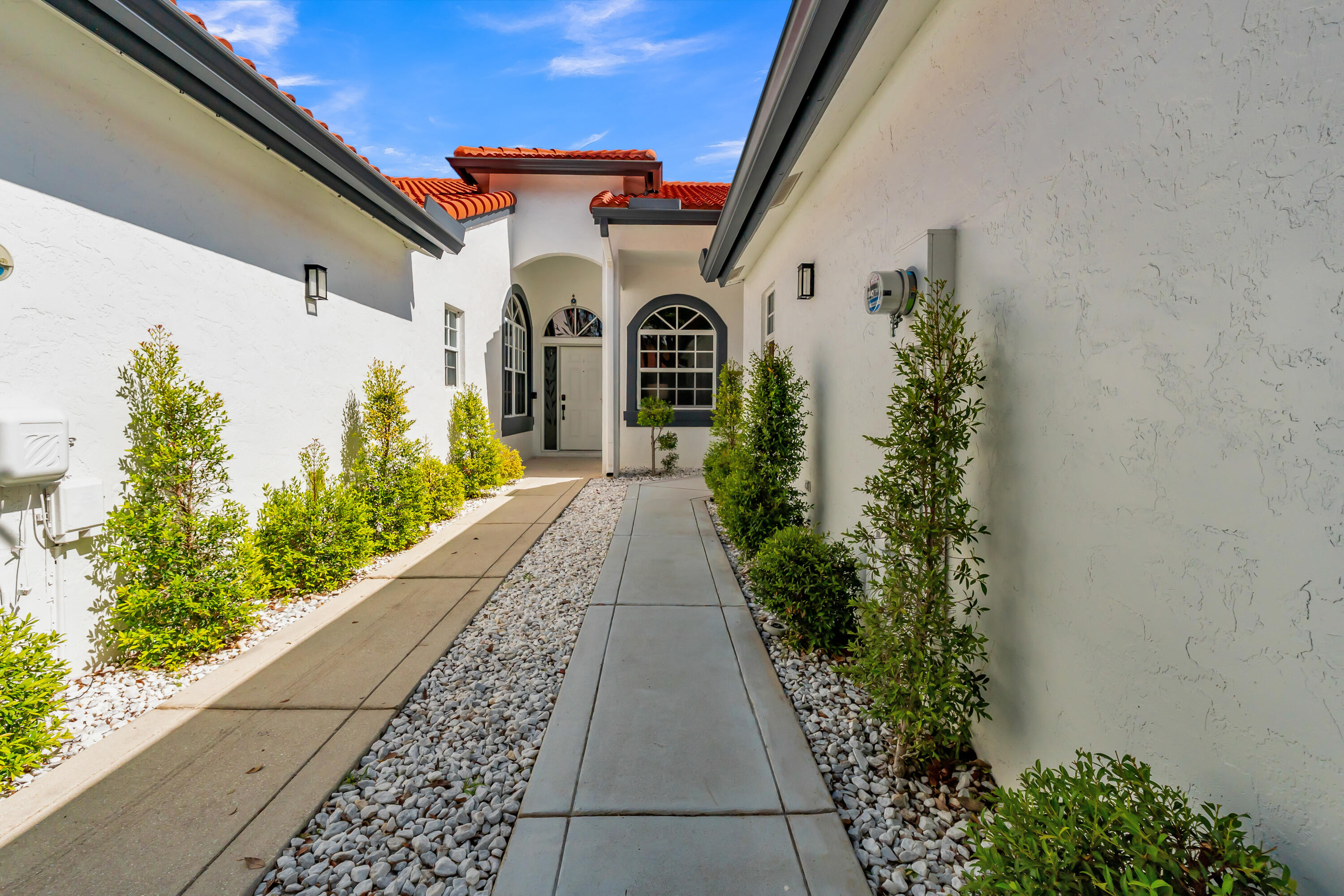 8255 Vía Bella Boca Raton, FL 33496 - Photo 5 of 67 3