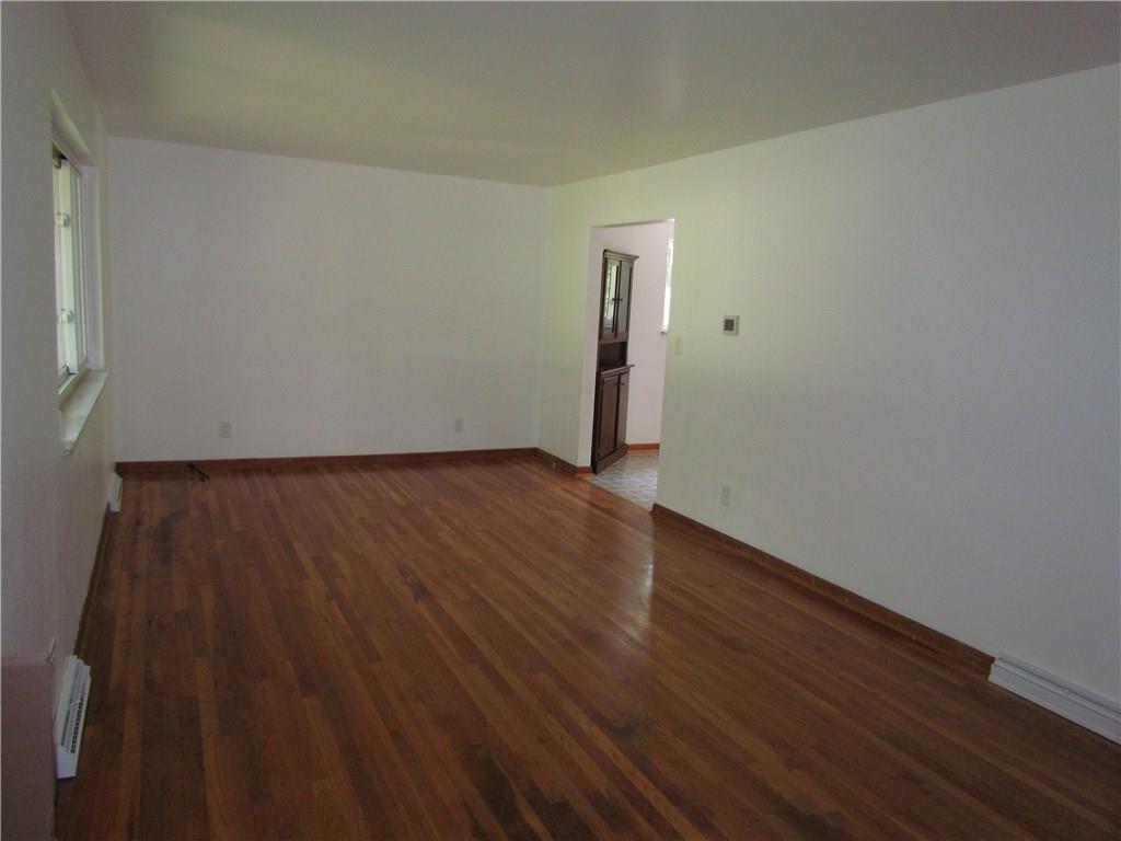 392 Kriess Road Renfrew, PA 16053 - Photo 5 of 24 Large living room