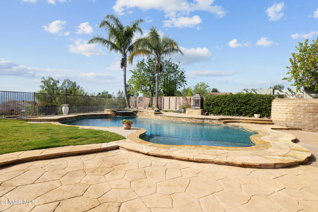 4920 Corral Street Simi Valley, CA 93063 - Photo 33 of 54 a view of a backyard of the house