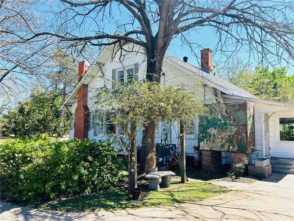 $249,900 | 221 West Waddil Street, Marksville, LA 71351