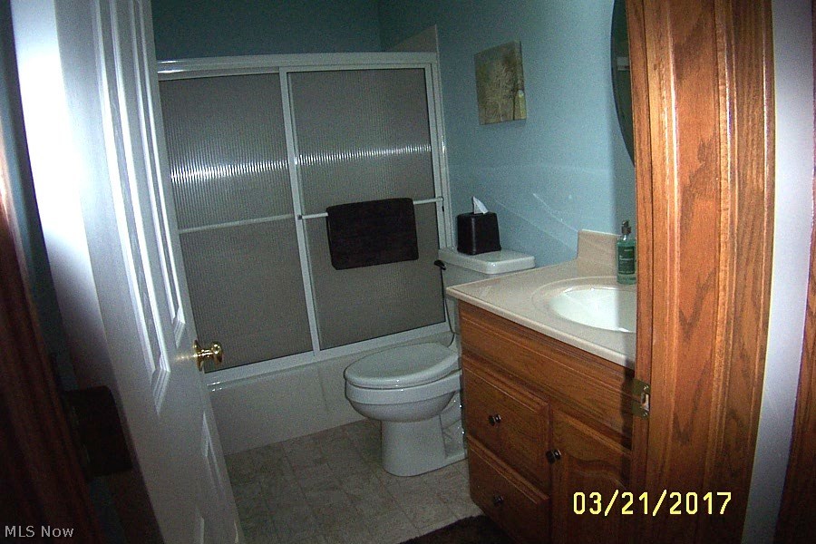 22679 Hartley Road Alliance, OH 44601 - Photo 25 of 27 BATH